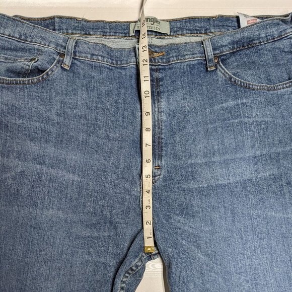 Wrangler Jeans Men 42x32 Authentics Straight Leg Regular Fit Blue Medium Wash - Picture 6 of 9